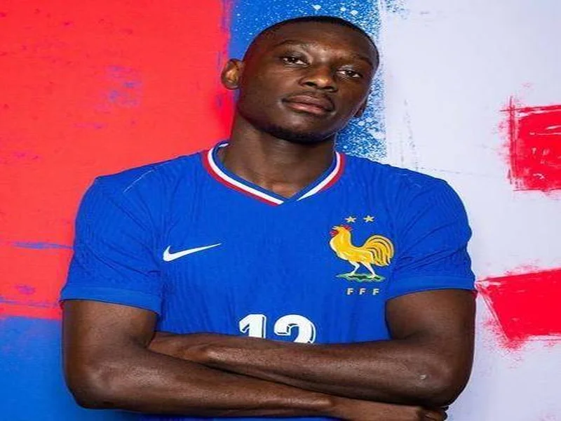 官方:穆阿尼因下巴受伤退出法国本期名单,补招托万递补